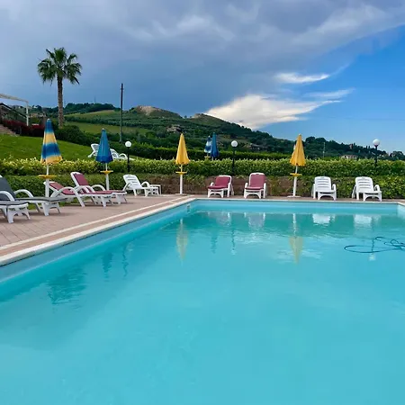 Alojamento de Acomodação e Pequeno-almoço Vigneto - Italian Restaurant & Villa Rosa Di Martinsicuro